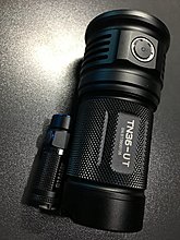 thrunite_tn36-ut_vs_olight_s1_baton_01.jpg