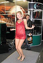 console_games_booth_babes_0025.jpg