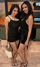 console_games_booth_babes_0089.jpg