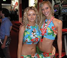 console_games_booth_babes_0171.jpg