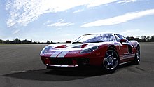 forza-motorsport-4_spike-video-game-awards_2005_ford_gt_2-1280px-50p.jpg
