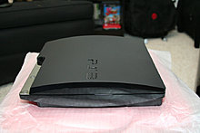 ps3.slim.unboxed15.jpg