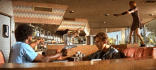 ldh1dnxzb01qe0eclo1_r1_500.gif