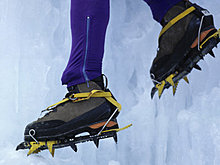 trotman-chris-detail-ice-climbing-boots-action.jpg