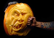 rayvillafanepumpkinsculptures1.jpg
