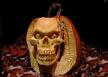 rayvillafanepumpkinsculptures6.jpg