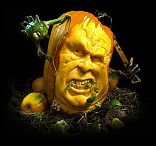 rayvillafanepumpkinsculptures9.jpg