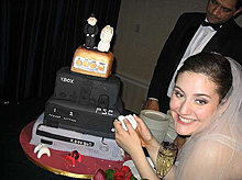 i-d91989b017fff3e29b7d33063fc47c75-geek-cake-1.jpg