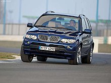 bmw-x5_4.8is_2004_1600x1200_wallpaper_05.jpg