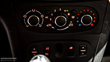 paris-2012-new-dacia-logan-2-live-photos-1080p-13.jpg