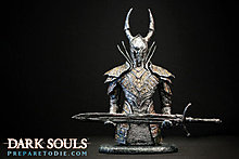 darksouls_statue_black_knight.jpg