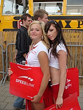console_games_booth_babes_0161.jpg