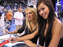 console_games_booth_babes_0176.jpg