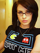 console_gamer_girls_002.jpg