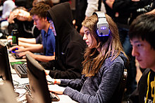 console_gamer_girls_052.jpg