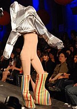 strange_fashion_08.jpg