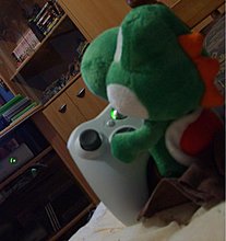 yoshi_can_plays_xbox_360_by_tomatoo-copy.jpg