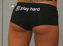 console_games_booth_babes_0183.jpg
