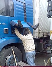 wtf-pics-truck-doctor.jpg