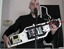 500x_ipadguitarsynthesizerframe_thumb-500.jpg