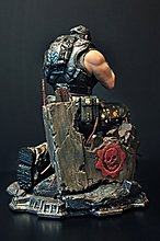 gears3epic_statue.jpg