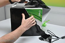 slim-unboxing03-hands.jpg