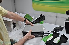slim-unboxing13-hands.jpg