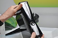 slim-unboxing18-hands.jpg