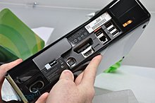 slim-unboxing26-hands.jpg