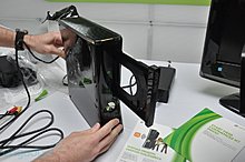 slim-unboxing45-hands.jpg