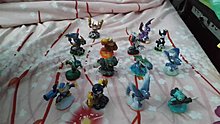 102757330_1_644x461_vand-schimb-figurine-skylanders-bucuresti.jpg